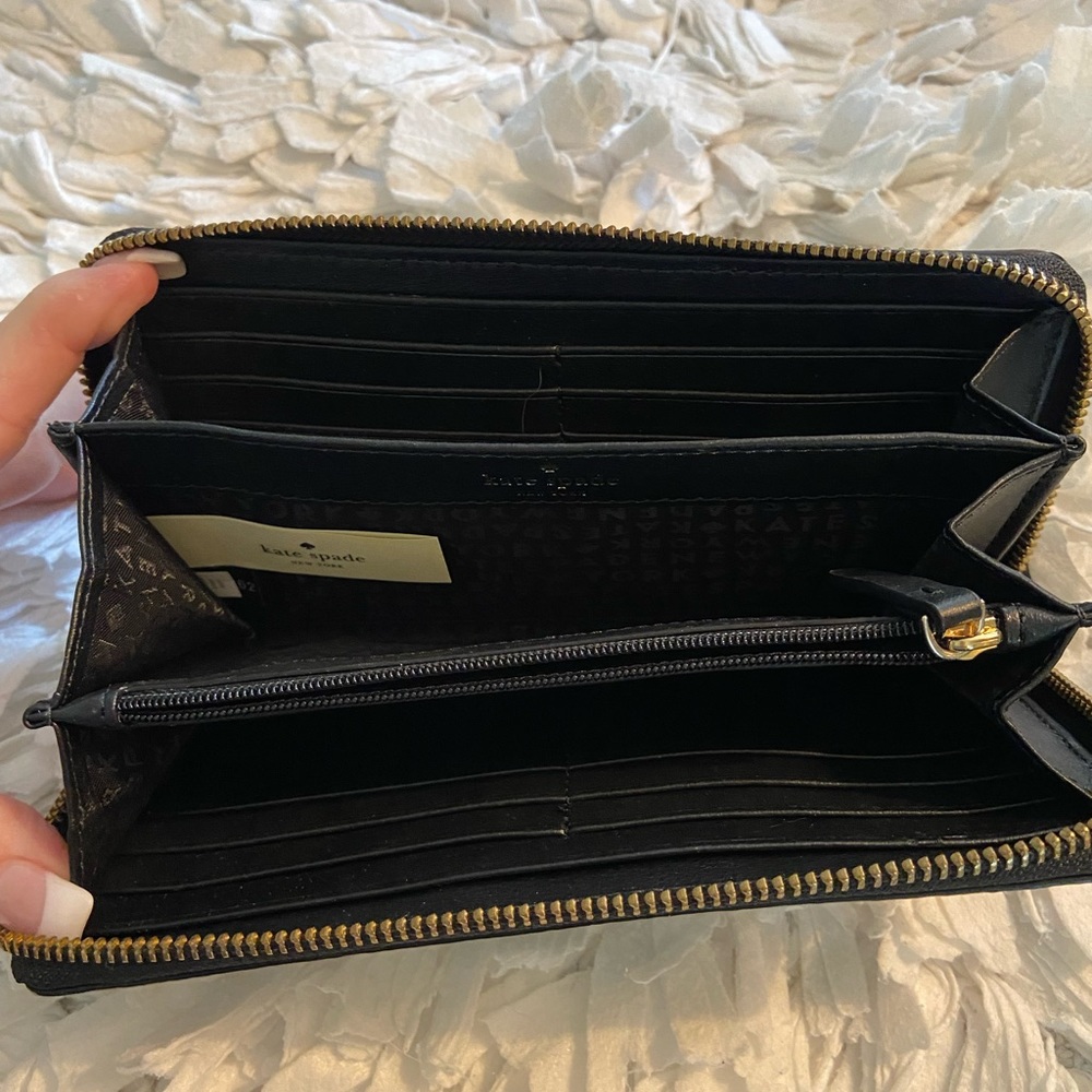 Wallet, great condition used once - Picture 2 of 3